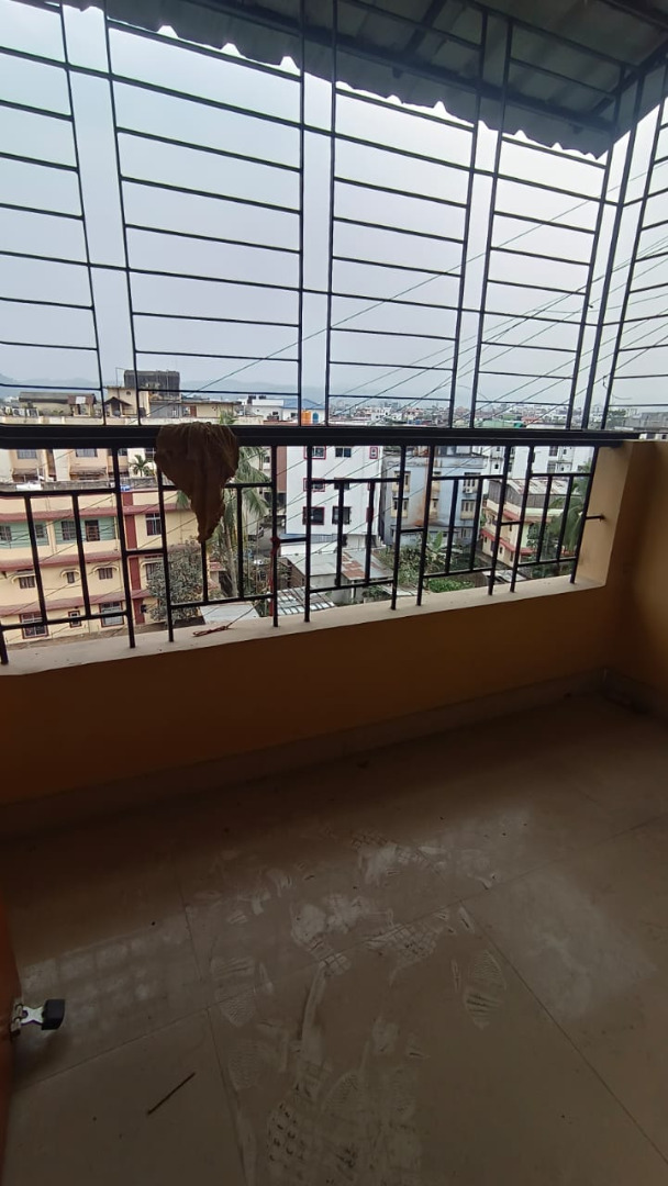 Unfurnished 3bhk in down town hospital, GS Road, Bormotoria, Guwahati, Assam, India for Rent